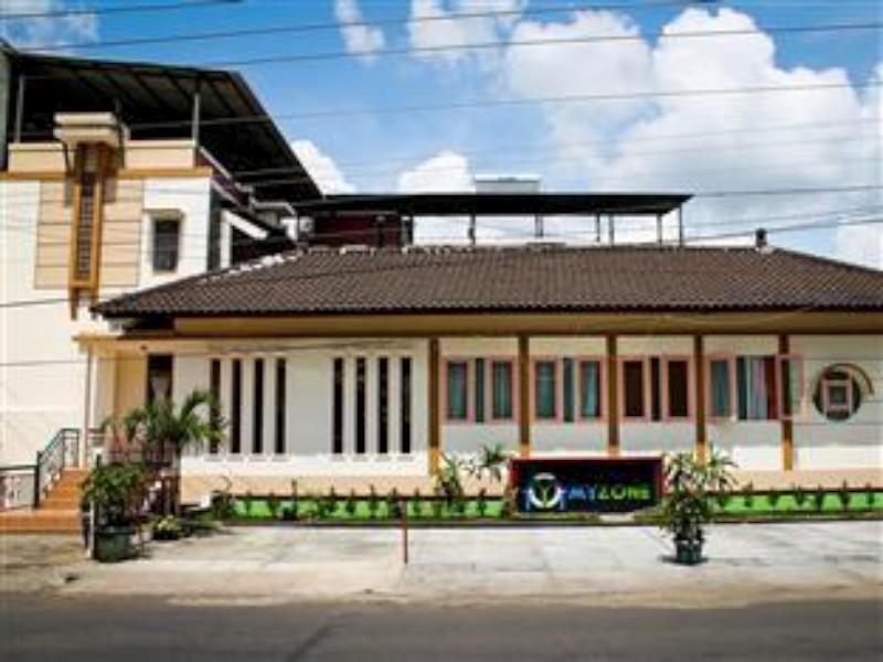 Myzone Homtel Hotel Semarang Kültér fotó